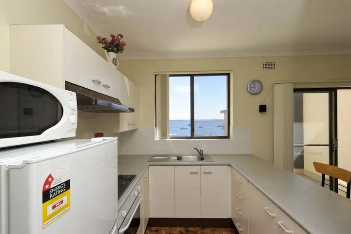 Room 4 of 9