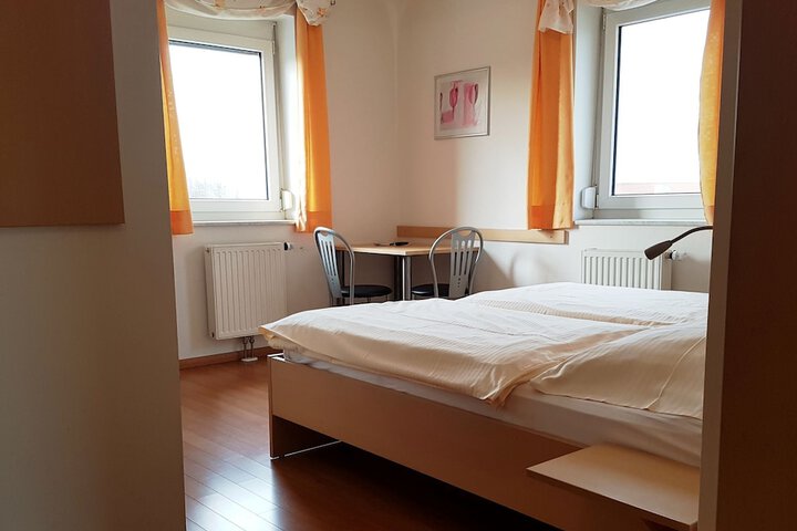 Room 4 of 11