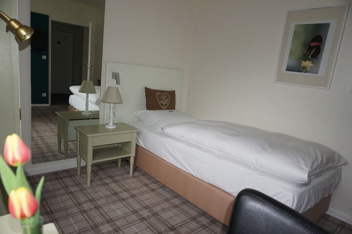 Room 3 of 59