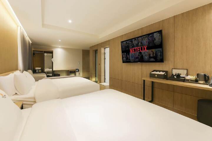 Gimhae The Van Hotel