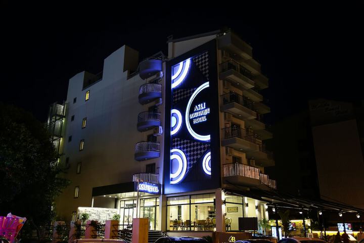 Front of property - evening/night