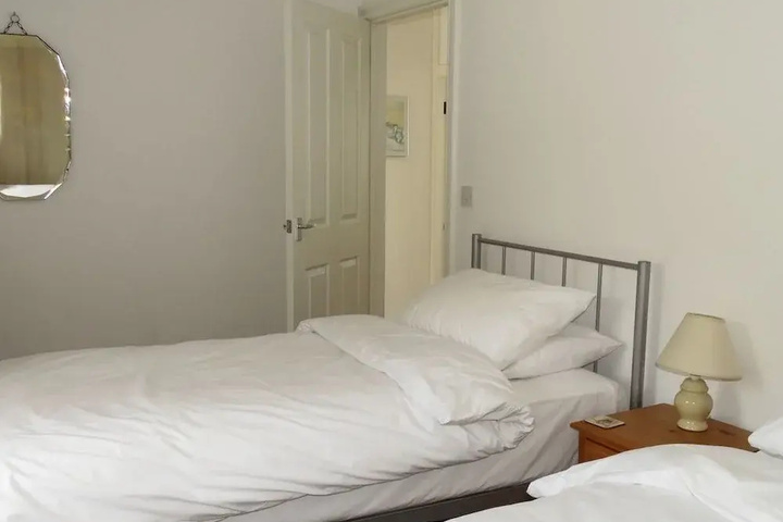 Room 2 of 9