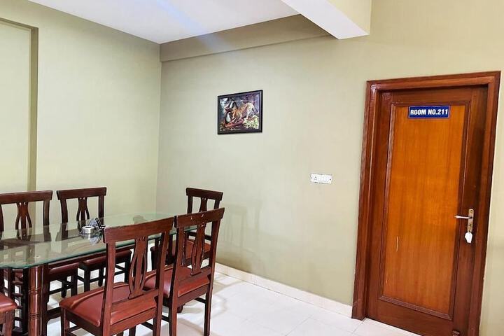 Room 8 of 18