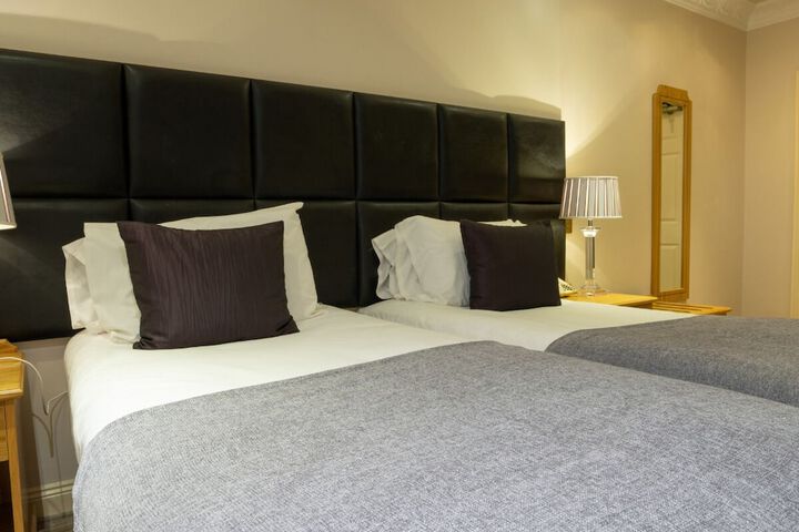 Room 12 of 68