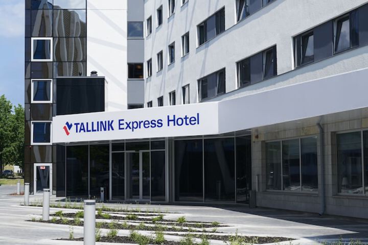 Hotel Entry