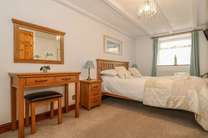 Room 5 of 24