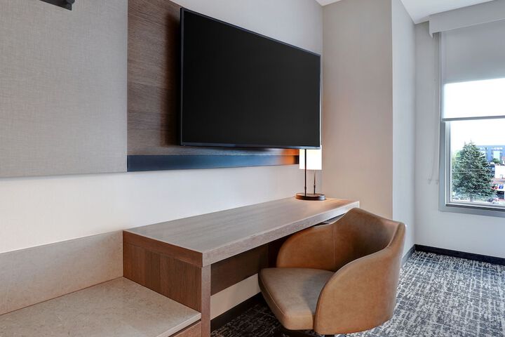 Room 13 of 43