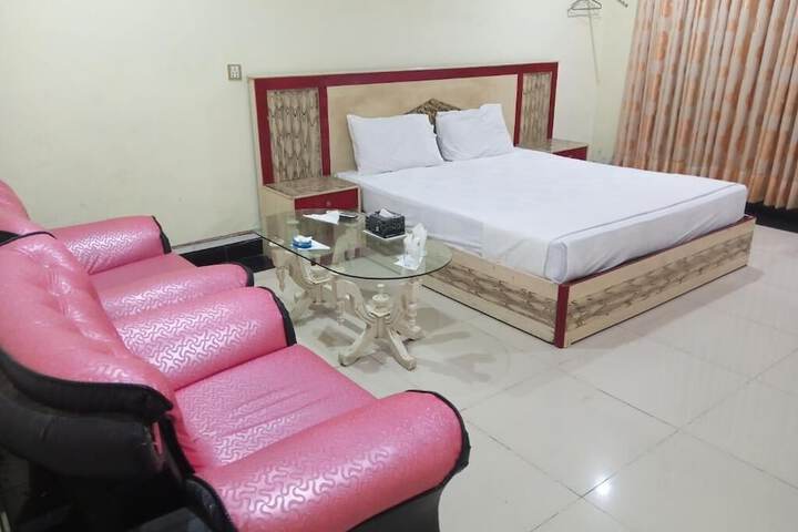 Room 9 of 24