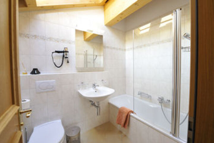 Room 5 of 73