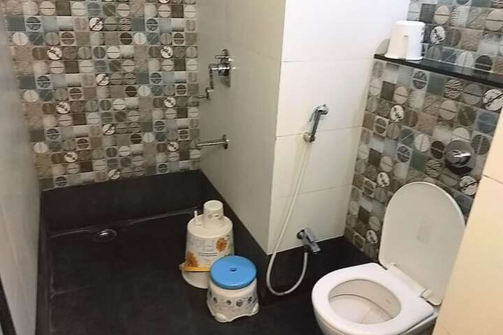 Room 10 of 15