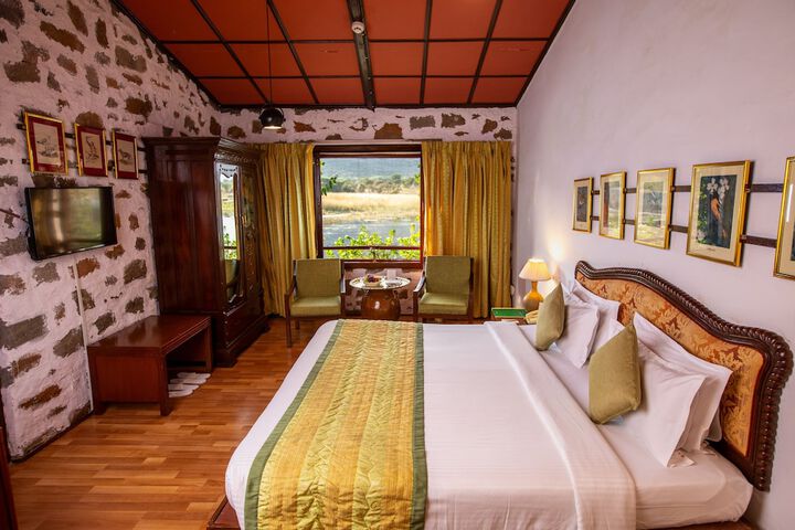 Room 4 of 44