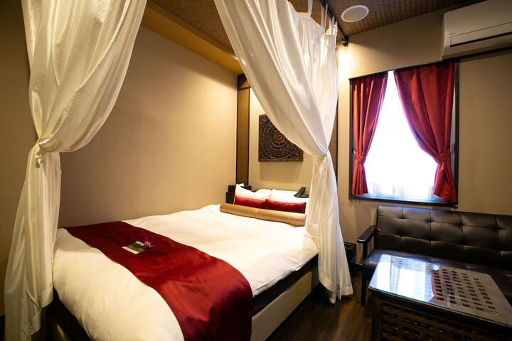 Room 12 of 34