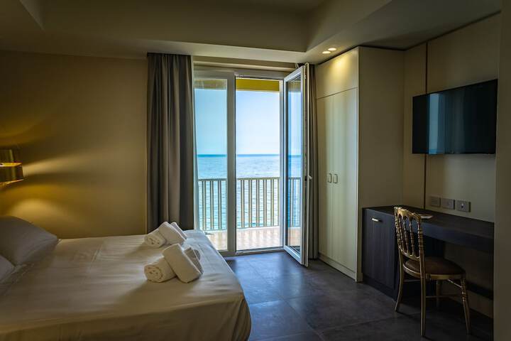 Room 33 of 75