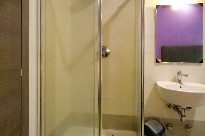 Room 18 of 39