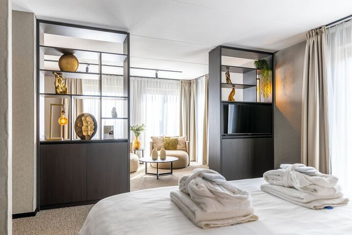 Room 3 of 61