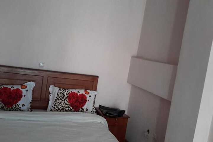 Room 2 of 16