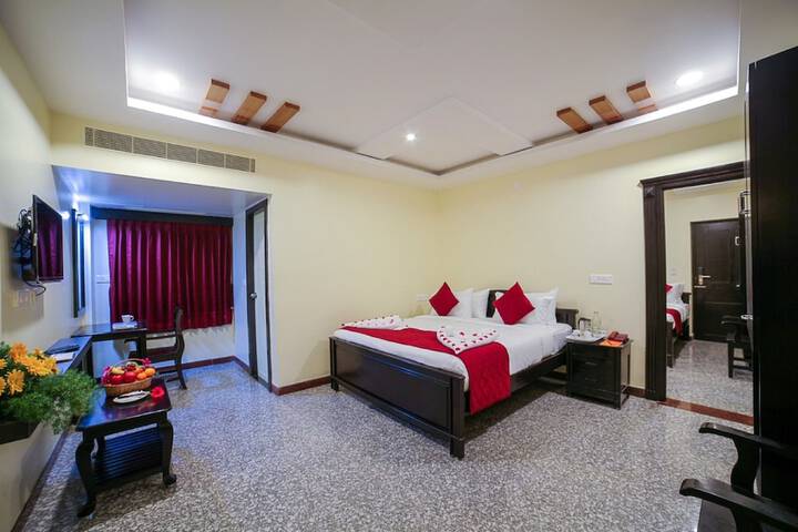 Room 10 of 14