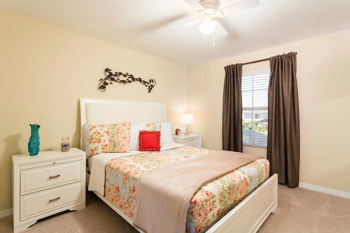 Room 4 of 23
