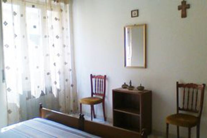 Room 3 of 11