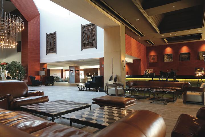 Entrance & Lobby