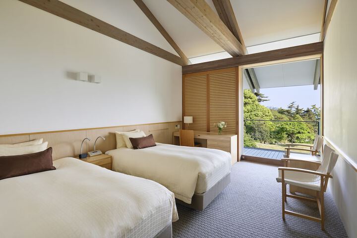 Room 4 of 26