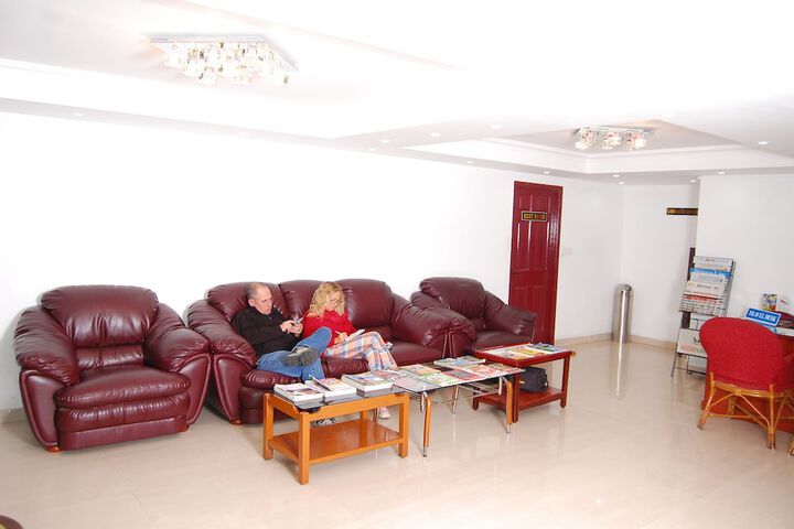 Room 12 of 18