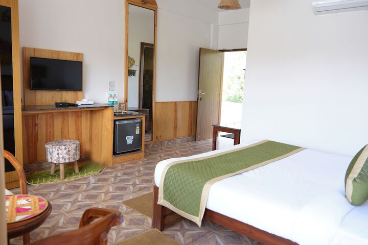 Room 3 of 18
