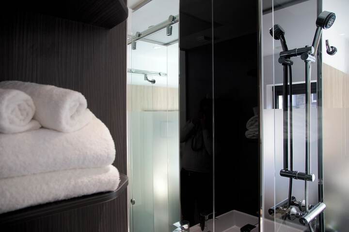 Room 18 of 28