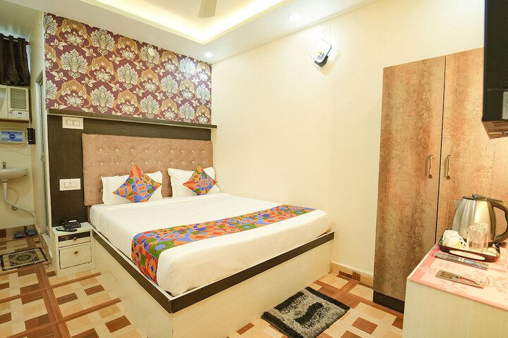 Room 13 of 26