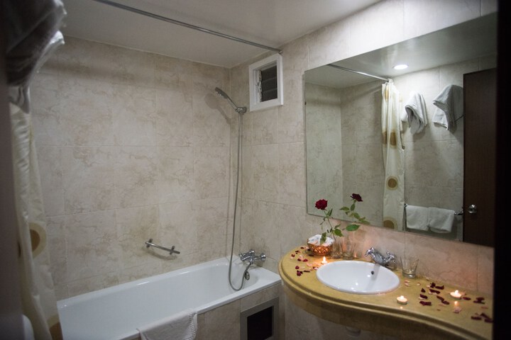Room 18 of 37