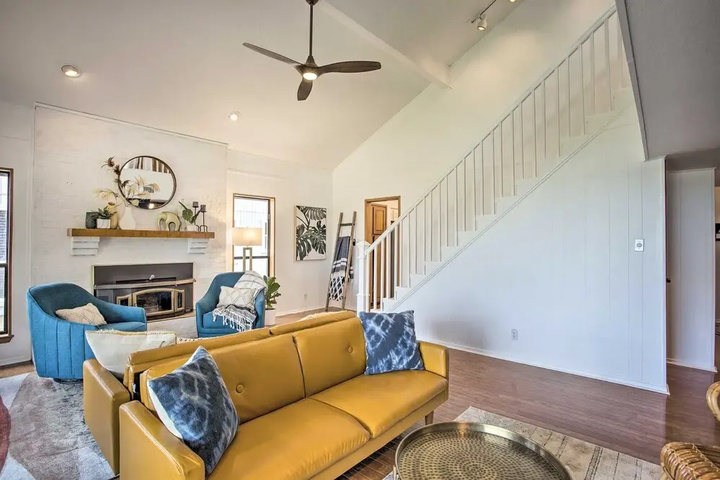 Image of Chic Lakefront Granbury Getaway w / Private Dock!