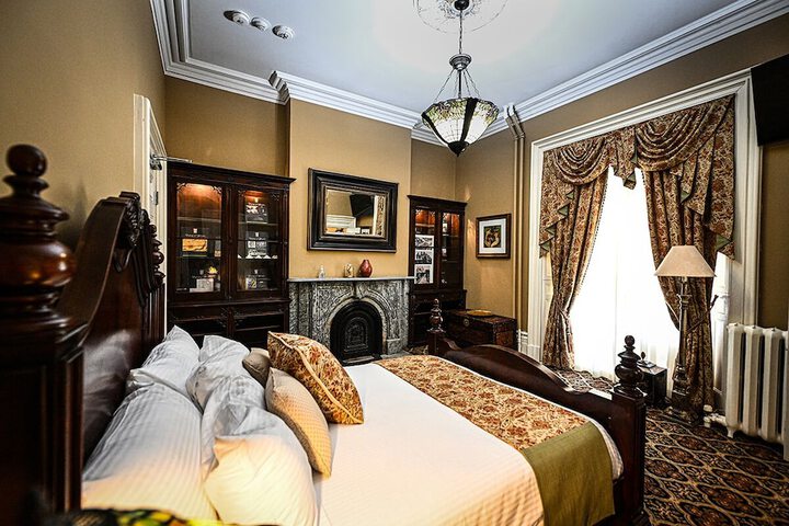 Room 9 of 22