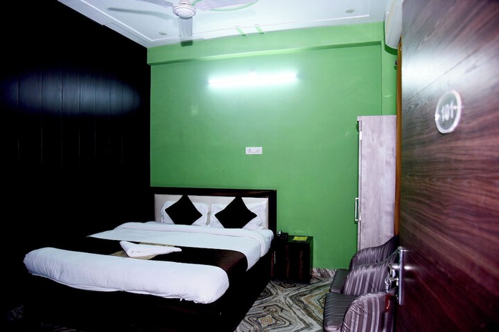 Room 5 of 34