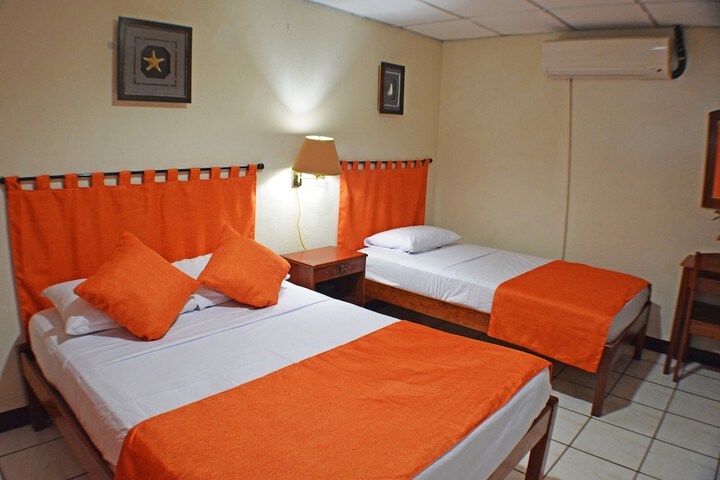 Room 10 of 24