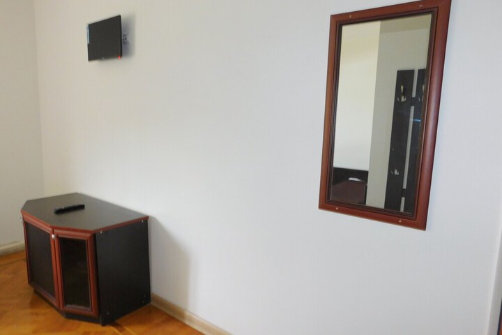 Room 10 of 20