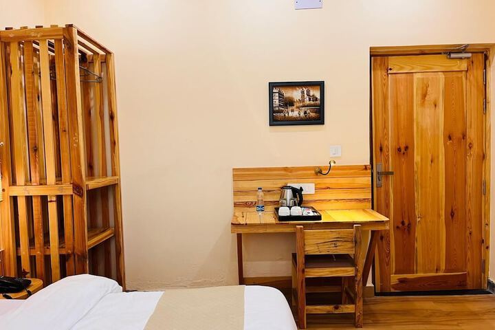 Room 10 of 73