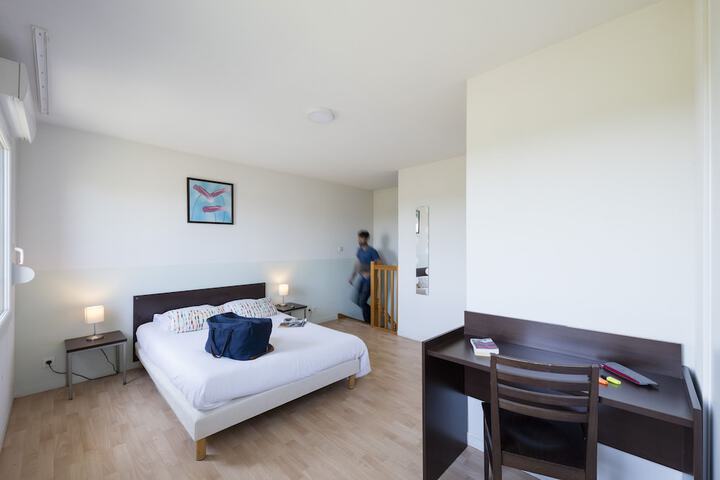 Room 6 of 62