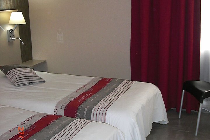 Room 13 of 51