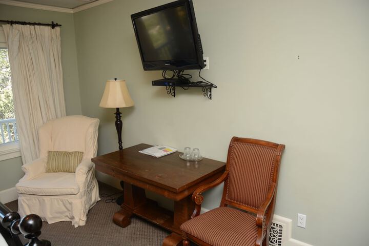 Room 30 of 252