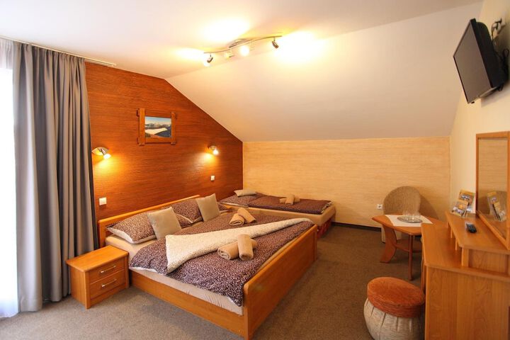 Room 8 of 50