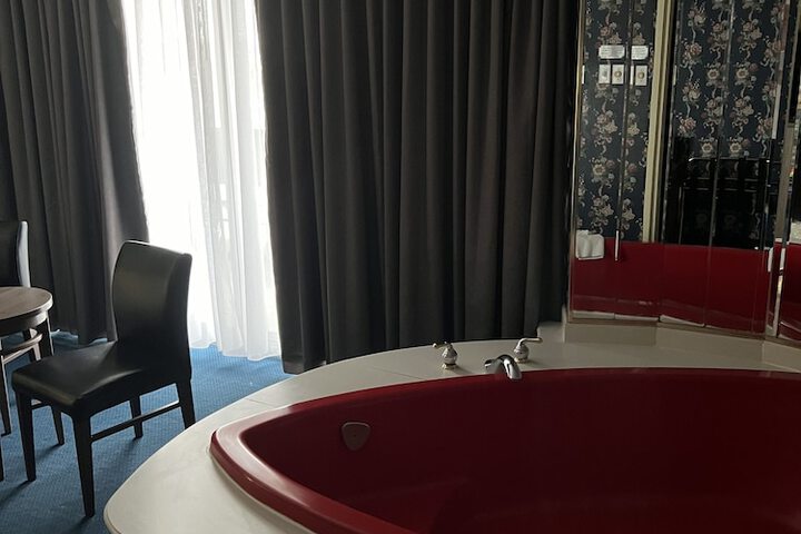 Room 29 of 53