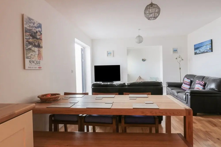 Room 2 of 16