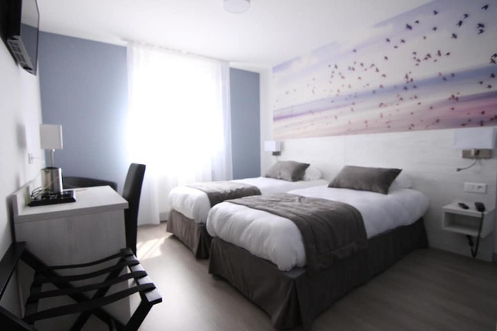 Room 32 of 62
