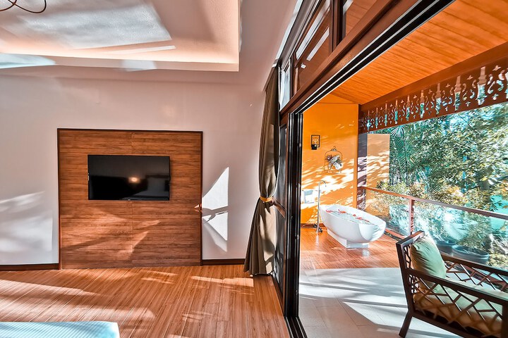 Room 8 of 45