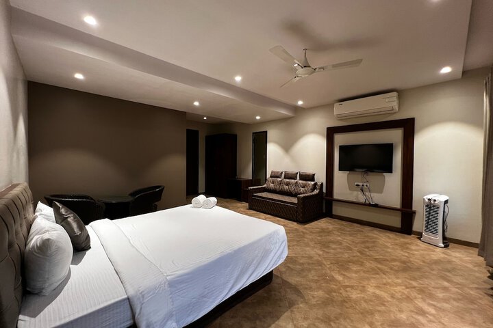 Room 11 of 62