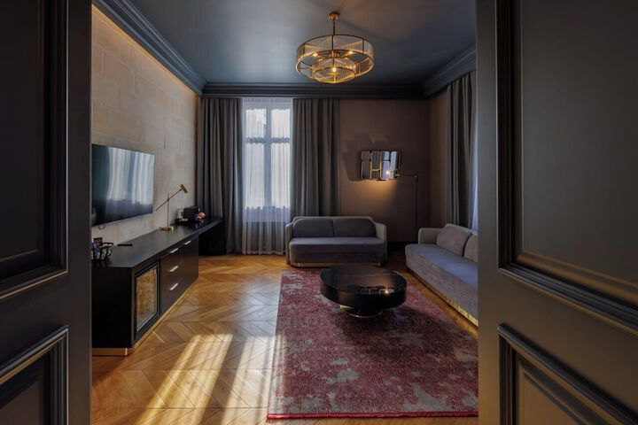 Room 53 of 73