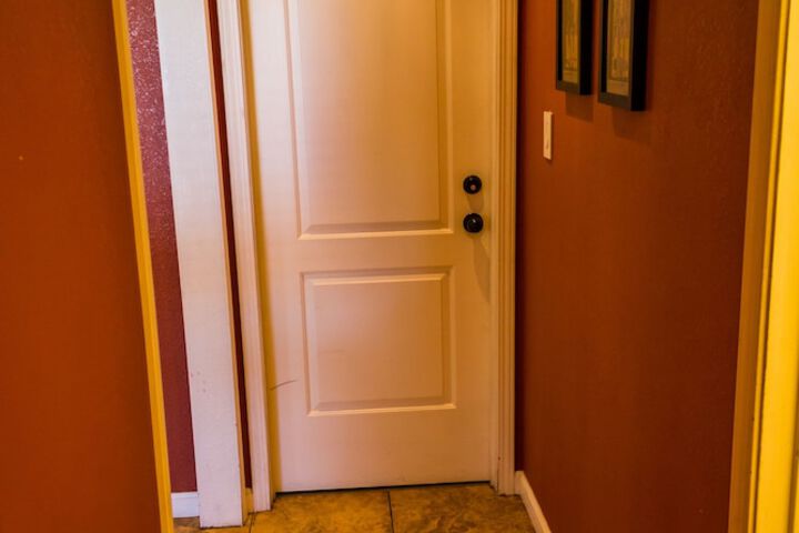 Room 10 of 90