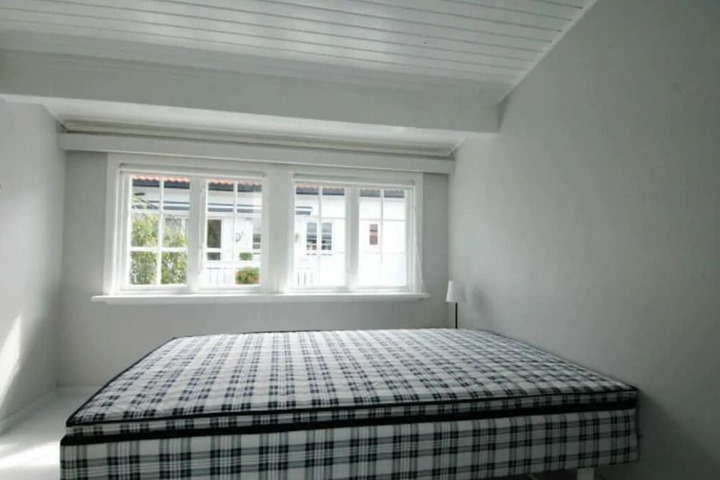 Room 3 of 10
