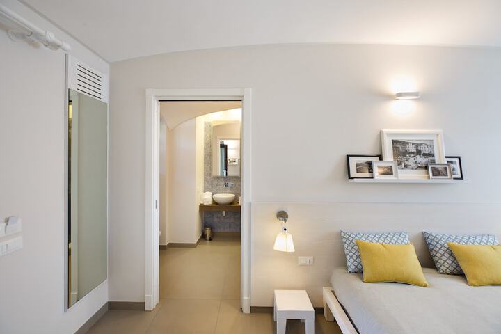 Room 13 of 228