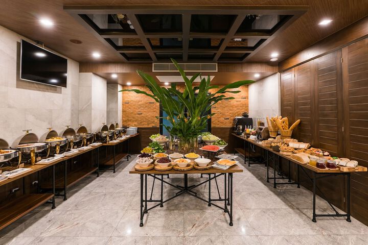 Dining 87 of 116
